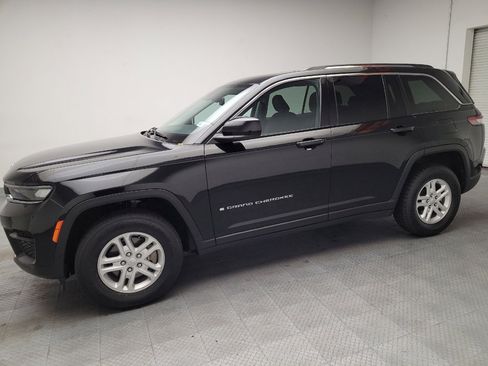 Used 2024 Jeep Grand Cherokee Laredo RWD image 2