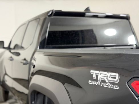 Used 2024 Toyota Tacoma TRD Off-Road image 15