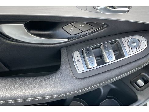 Used 2021 Mercedes-Benz GLC 300 image 11