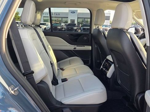 Used 2025 Lincoln Aviator Reserve w/ Illumination Package RWD image 17