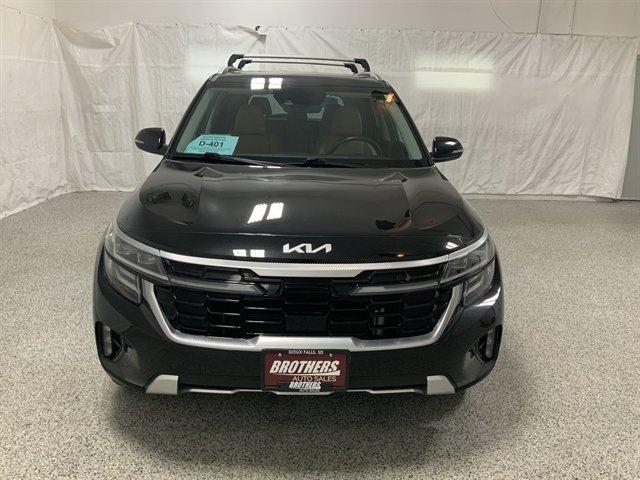 Used 2024 Kia Seltos SX w/ SX Sunroof Package AWD/4WD image 3