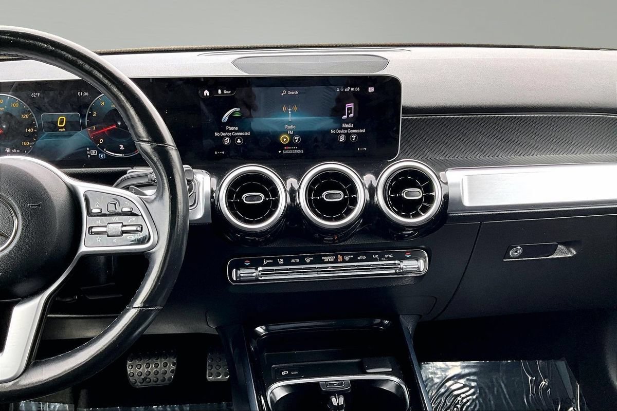 Used 2020 Mercedes-Benz GLB 250 4MATIC image 25