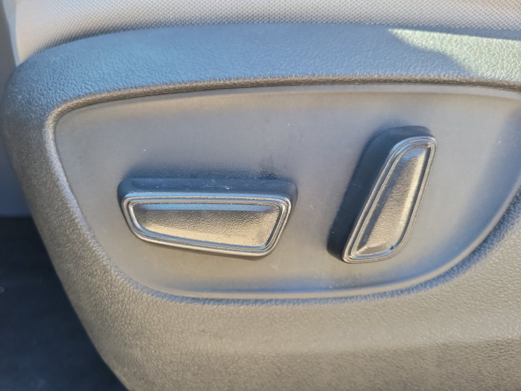 Used 2024 Toyota Sienna LE AWD/4WD image 18
