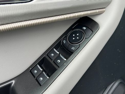 Used 2026 Ford Explorer Active w/ Active Comfort Package image 16