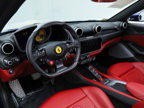 Certified 2019 Ferrari Portofino image 4