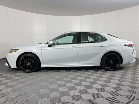 Used 2023 Toyota Camry XSE image 6