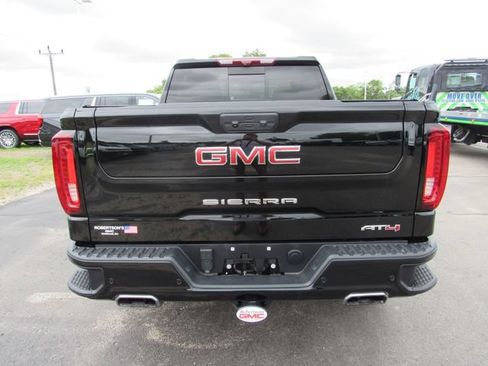 Used 2024 GMC Sierra 1500 AT4 w/ Technology Package AWD/4WD image 4