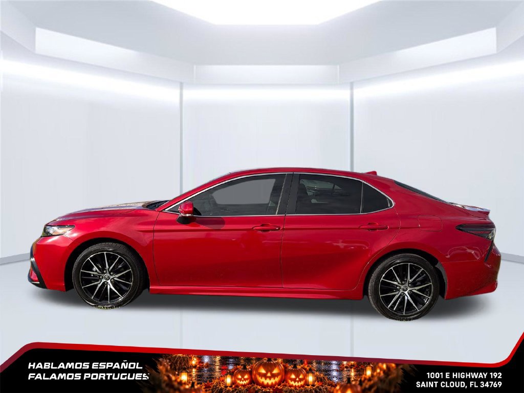 Used 2024 Toyota Camry SE FWD image 2