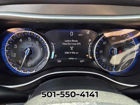 Used 2024 Chrysler Pacifica Touring-L FWD image 30