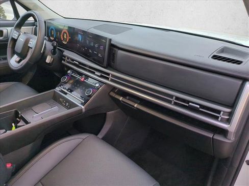 Used 2025 Hyundai Santa Fe SEL image 22