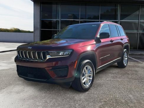 New 2025 Jeep Grand Cherokee Laredo X w/ Luxury Tech Group I image 3