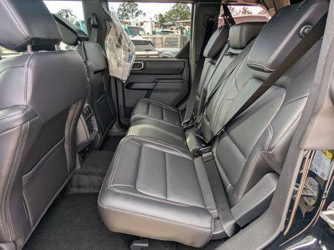 New 2025 Ford Bronco Outer Banks w/ Sasquatch Package image 14