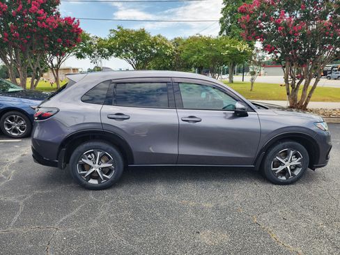 Certified 2024 Honda HR-V EX-L image 3