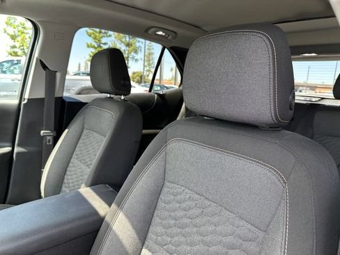 Used 2019 Chevrolet Equinox LT w/ Sun & Navigation Package FWD image 10