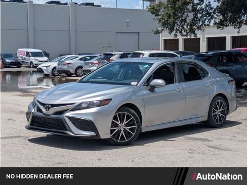 Used 2022 Toyota Camry SE w/ Audio Upgrade Package FWD image 1