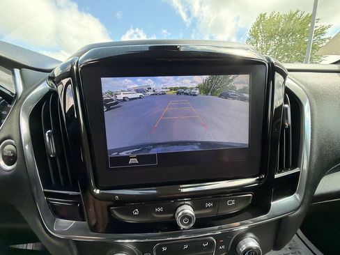 Used 2023 Chevrolet Traverse LT AWD/4WD image 23