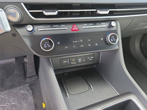 New 2026 Hyundai Sonata SEL FWD image 17