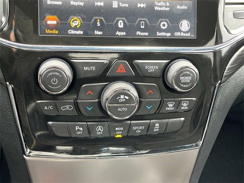 Used 2022 Jeep Grand Cherokee Laredo E image 20