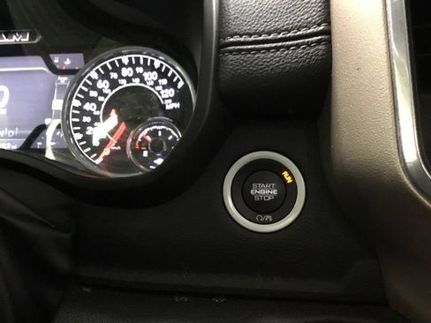 Used 2022 RAM 1500 Laramie AWD/4WD image 39