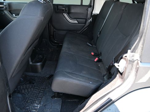 Used 2018 Jeep Wrangler Unlimited Sport S AWD/4WD image 16