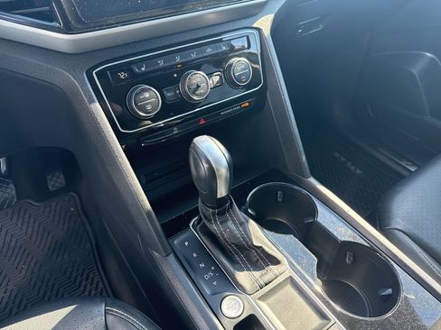 Used 2023 Volkswagen Atlas SE w/ Panoramic Sunroof Package image 12