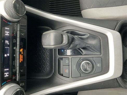 Used 2021 Toyota RAV4 XLE image 20