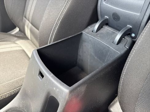 Used 2020 Hyundai Venue SEL FWD image 24