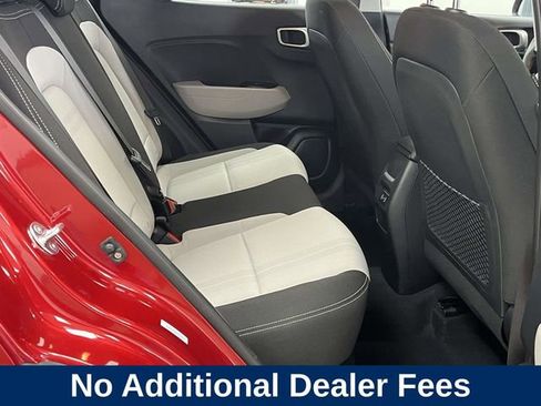 Used 2025 Hyundai Venue SEL FWD image 24