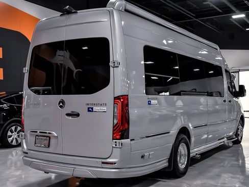 Used 2022 Mercedes-Benz Sprinter 3500 image 6