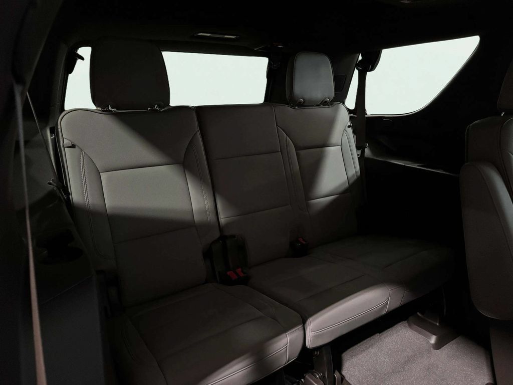 Used 2021 GMC Yukon SLT w/ SLT Luxury Package AWD/4WD image 27