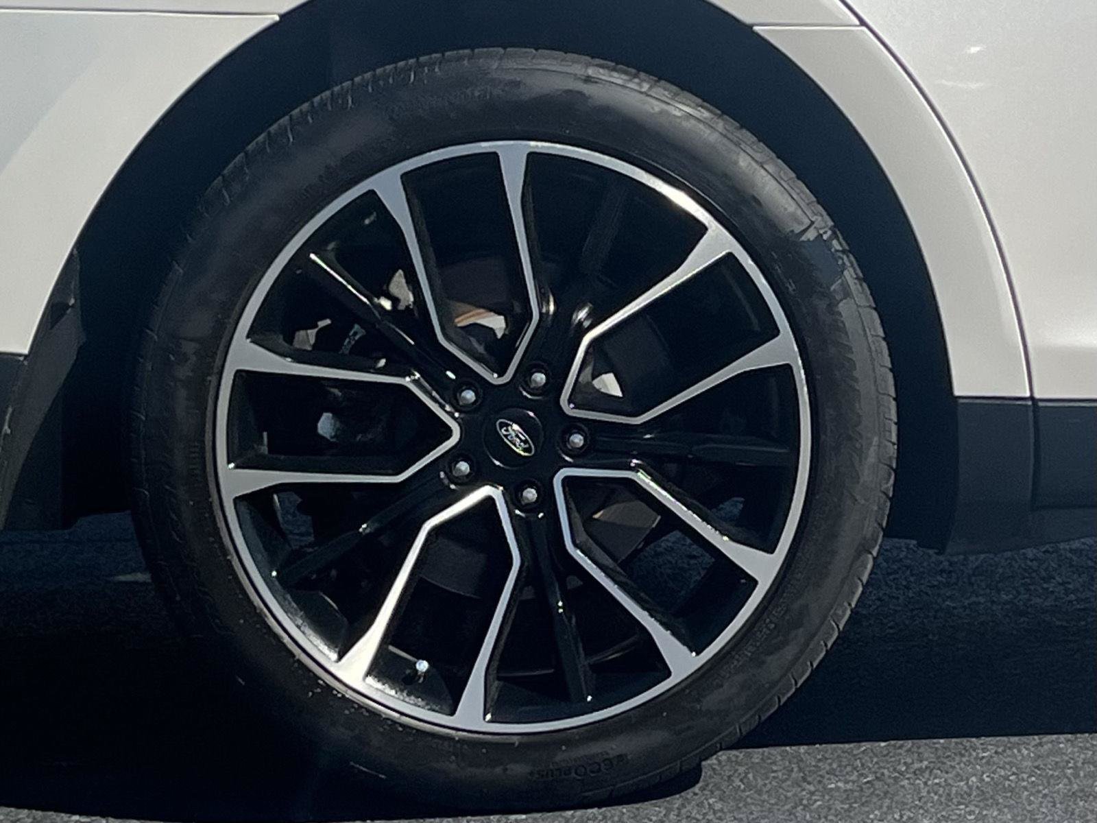Used 2018 Ford Taurus SEL w/ Equipment Group 201A FWD image 26