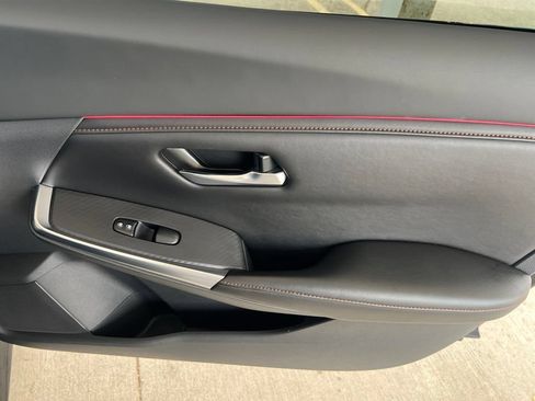 Used 2023 Nissan Sentra SR w/ Midnight Edition Package FWD image 20