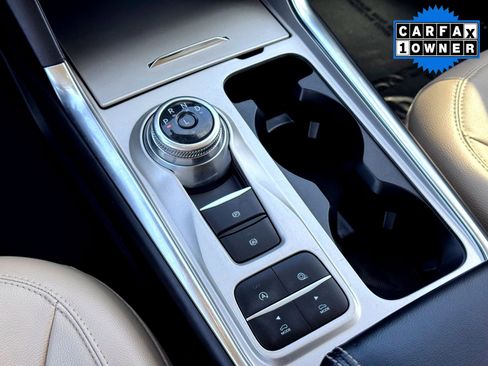 Used 2024 Ford Explorer Limited w/ Limited Technology Package image 26