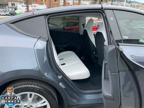 Used 2023 Tesla Model Y Long Range AWD/4WD image 58