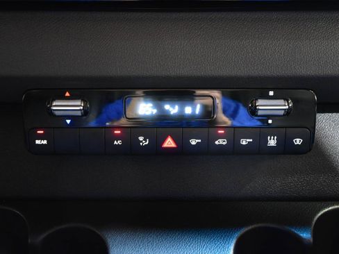 Used 2023 Mercedes-Benz Sprinter 2500 image 34