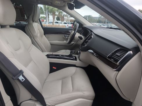 Used 2016 Volvo XC90 T6 Momentum w/ Momentum Plus Package image 34