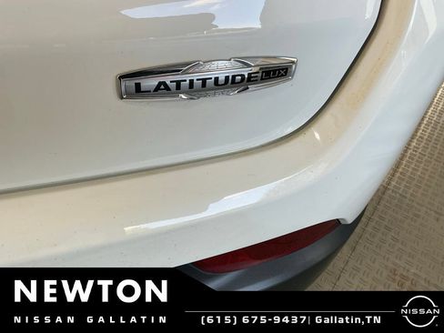 Used 2022 Jeep Compass Latitude AWD/4WD image 9