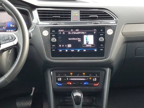 Used 2024 Volkswagen Tiguan SE AWD/4WD image 29