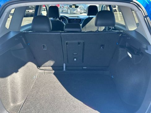 Used 2024 Volkswagen Taos SE image 9