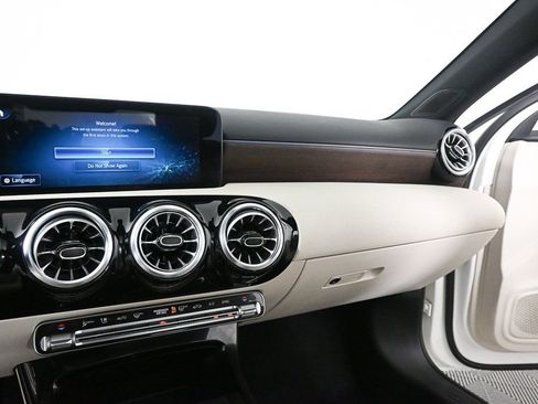 Certified 2022 Mercedes-Benz A 220 4MATIC image 13