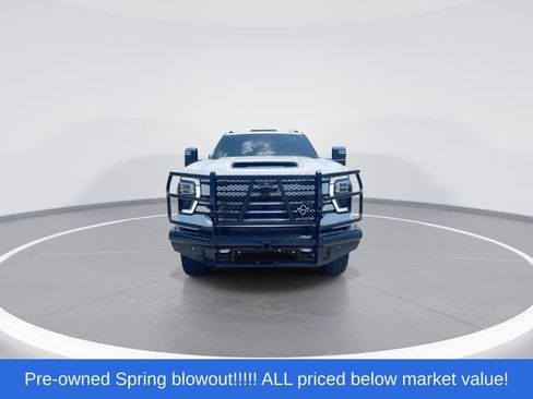 Used 2025 Chevrolet Silverado 3500 High Country w/ High Country Premium Package AWD/4WD image 3