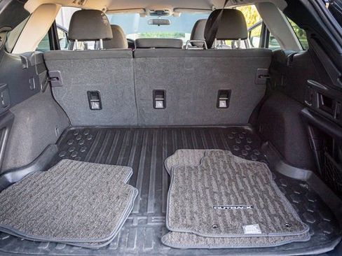 Used 2022 Subaru Outback Premium image 29