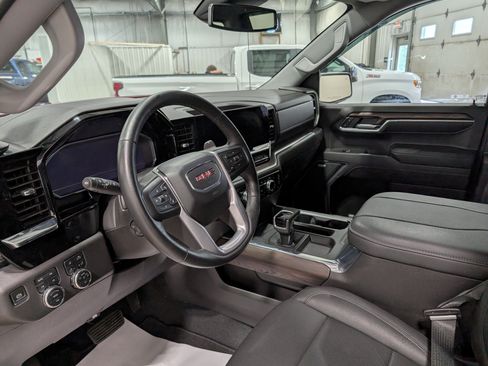 Used 2024 GMC Sierra 1500 SLT w/ SLT Premium Plus Package AWD/4WD image 16