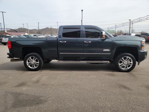 Used 2017 Chevrolet Silverado 2500 High Country w/ Duramax Plus Package image 25