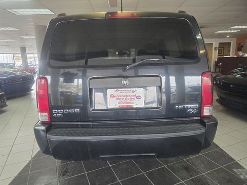 Used 2011 Dodge Nitro Heat image 5