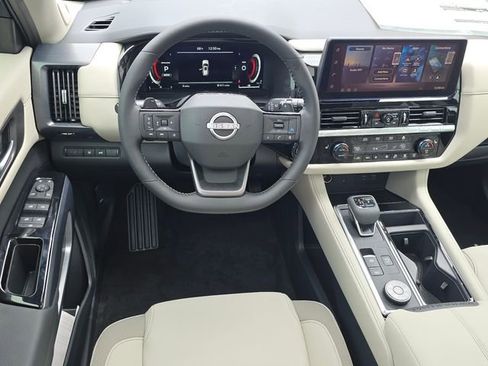 New 2026 Nissan Pathfinder SL w/ SL Premium Package AWD/4WD image 13
