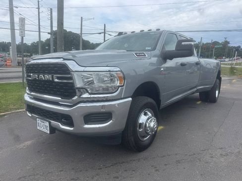 Used 2024 RAM 3500 Tradesman w/ Towing Technology Group AWD/4WD image 2