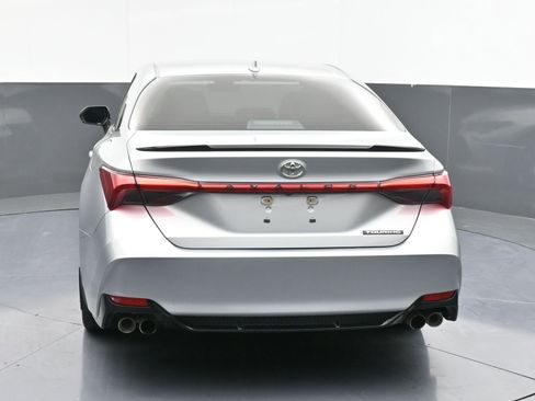Used 2022 Toyota Avalon Touring image 7