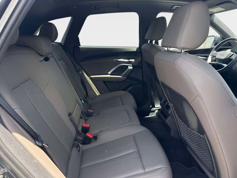 Used 2025 Audi Q5 Premium w/ Convenience Package AWD/4WD image 8