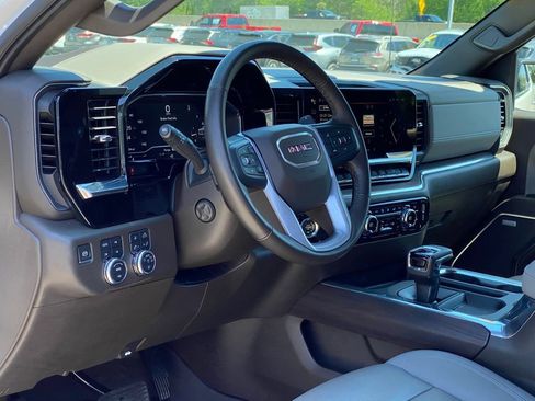 Used 2024 GMC Sierra 1500 SLT w/ SLT Premium Plus Package AWD/4WD image 10